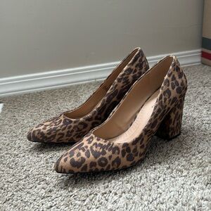 Massini size 10 women's leopard print chunky heels